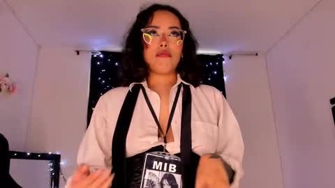 Snapshot of poison_willow chatting on 01/05/25, 09:03 Willow Hours 12pm to 630pm Colombian time FRIDAY AND SUNDAY FREE DAYS online show from 01/05/25, 09:03