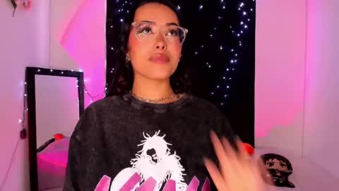Snapshot of poison_willow chatting on 01/16/25, 05:23 Willow Hours 12pm to 630pm Colombian time FRIDAY AND SUNDAY FREE DAYS online show from 01/16/25, 05:23