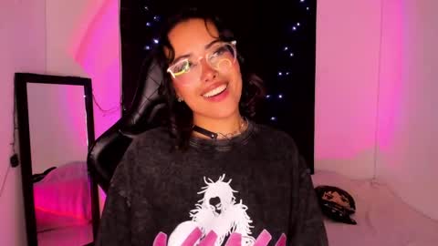 Snapshot of poison_willow chatting on 01/16/25, 11:27 Willow Hours 12pm to 630pm Colombian time FRIDAY AND SUNDAY FREE DAYS online show from 01/16/25, 11:27