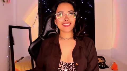 Snapshot of poison_willow chatting on 01/23/25, 05:42 Willow Hours 12pm to 630pm Colombian time FRIDAY AND SUNDAY FREE DAYS online show from 01/23/25, 05:42