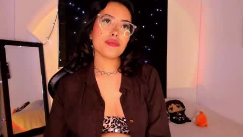 Snapshot of poison_willow chatting on 01/23/25, 08:45 Willow Hours 12pm to 630pm Colombian time FRIDAY AND SUNDAY FREE DAYS online show from 01/23/25, 08:45