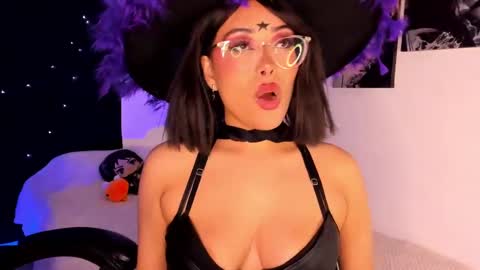 Snapshot of poison_willow chatting on 01/26/25, 05:23 Willow Hours 12pm to 630pm Colombian time FRIDAY AND SUNDAY FREE DAYS online show from 01/26/25, 05:23