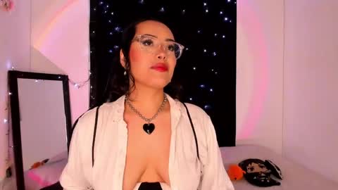 Snapshot of poison_willow chatting on 01/27/25, 08:28 Willow Hours 12pm to 630pm Colombian time FRIDAY AND SUNDAY FREE DAYS online show from 01/27/25, 08:28