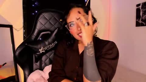 Snapshot of poison_willow chatting on 01/28/25, 08:36 Willow Hours 12pm to 630pm Colombian time FRIDAY AND SUNDAY FREE DAYS online show from 01/28/25, 08:36