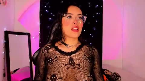 Snapshot of poison_willow chatting on 01/30/25, 05:39 Willow Hours 12pm to 630pm Colombian time FRIDAY AND SUNDAY FREE DAYS online show from 01/30/25, 05:39