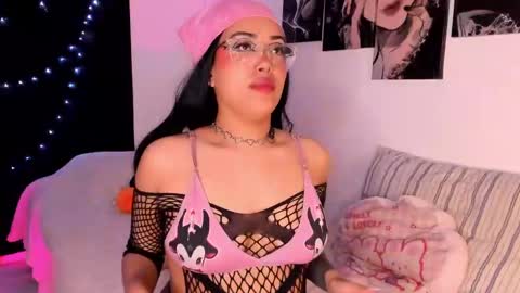 Snapshot of poison_willow chatting on 02/13/25, 09:49 Willow Hours 12pm to 630pm Colombian time FRIDAY AND SUNDAY FREE DAYS online show from 02/13/25, 09:49