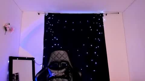 Snapshot of poison_willow chatting on 02/18/25, 09:09 Willow Hours 12pm to 630pm Colombian time FRIDAY AND SUNDAY FREE DAYS online show from 02/18/25, 09:09