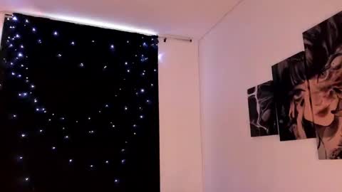Snapshot of poison_willow chatting on 02/24/25, 09:31 Willow Hours 12pm to 630pm Colombian time FRIDAY AND SUNDAY FREE DAYS online show from 02/24/25, 09:31