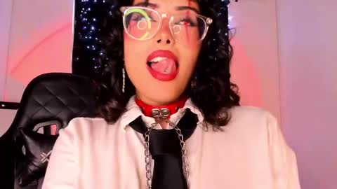 Snapshot of poison_willow chatting on 03/01/25, 05:49 Willow Hours 12pm to 630pm Colombian time FRIDAY AND SUNDAY FREE DAYS online show from 03/01/25, 05:49