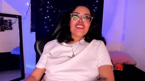 Snapshot of poison_willow chatting on 03/04/25, 09:32 Willow Hours 12pm to 630pm Colombian time FRIDAY AND SUNDAY FREE DAYS online show from 03/04/25, 09:32