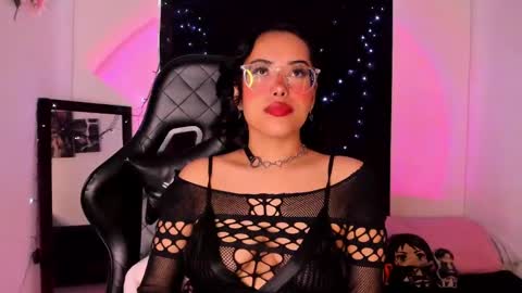 Snapshot of poison_willow chatting on 03/06/25, 06:48 Willow Hours 12pm to 630pm Colombian time FRIDAY AND SUNDAY FREE DAYS online show from 03/06/25, 06:48