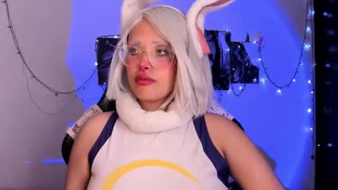 Willow                      Hours 12pm to 630pm Colombian time FRIDAY AND SUNDAY FREE DAYS online show from 11/22/25, 05:45