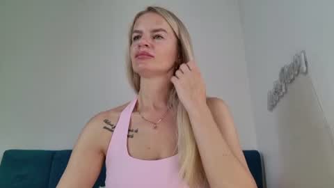 Snapshot of pokemon7ik chatting on 07/22/26, 12:30 Karolina online show from 07/22/26, 12:30