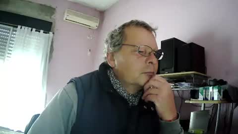 Snapshot of pol22010 chatting on 07/20/26, 04:42 Polako online show from 07/20/26, 04:42