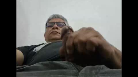 poli online show from 11/16/25, 01:28