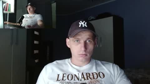 Poliglot online show from 09/30/25, 12:32