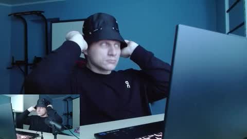 Poliglotjoe2 online show from 02/08/26, 09:23