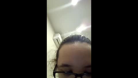 Snapshot of polina_moreau chatting on 06/06/26, 05:28 polina_moreau online show from 06/06/26, 05:28