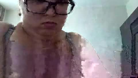 Snapshot of polina_moreau chatting on 06/07/26, 03:16 polina_moreau online show from 06/07/26, 03:16