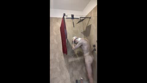 Snapshot of polish2000 chatting on 12/14/25, 01:05 Polish Boy online show from 12/14/25, 01:05