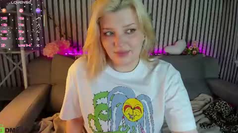 Polly online show from 07/25/26, 01:04