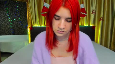 Snapshot of polly_love_ chatting on 12/25/24, 10:17 Polly online show from 12/25/24, 10:17