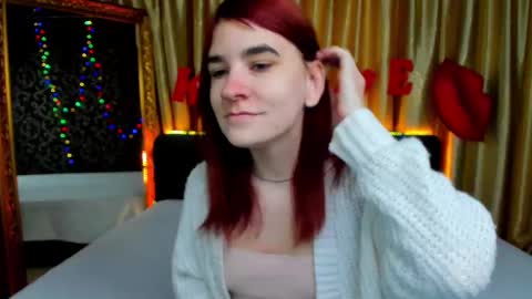 Snapshot of polly_love_ chatting on 02/14/25, 07:28 Polly online show from 02/14/25, 07:28
