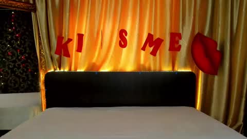 Snapshot of polly_love_ chatting on 02/19/25, 10:23 Polly online show from 02/19/25, 10:23