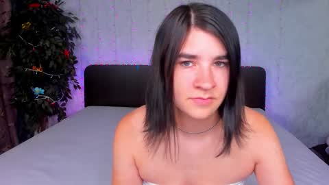 Snapshot of polly_love_ chatting on 09/17/25, 06:04 Polly online show from 09/17/25, 06:04
