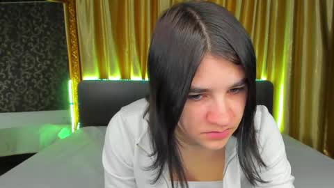 Snapshot of polly_love_ chatting on 10/06/25, 06:11 Polly online show from 10/06/25, 06:11