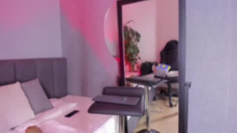 POLLY online show from 02/17/25, 10:29