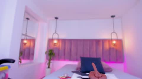 POLLY online show from 04/23/26, 10:25