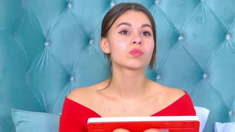 Polly online show from 01/29/25, 02:19