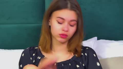 Polly online show from 02/19/25, 12:00