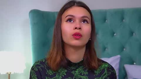 Polly online show from 09/21/25, 06:09