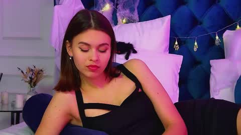 Polly online show from 10/29/25, 06:59