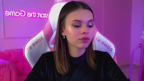 Polly online show from 03/06/26, 07:43