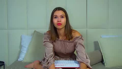 Polly online show from 03/08/26, 08:12