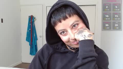 Snapshot of poly_mer chatting on 02/19/25, 07:05 Poly online show from 02/19/25, 07:05