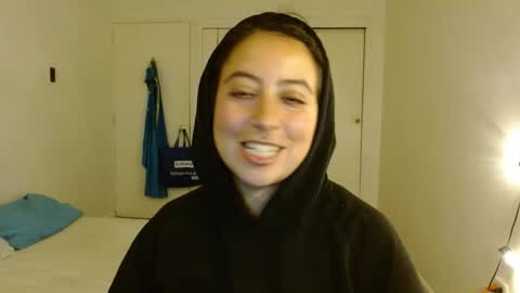 Snapshot of poly_mer chatting on 12/18/25, 01:33 Poly online show from 12/18/25, 01:33