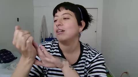 Snapshot of poly_mer chatting on 12/19/25, 09:11 Poly online show from 12/19/25, 09:11