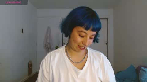 Poly online show from 04/07/26, 11:04