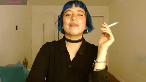 Poly online show from 04/10/26, 12:16