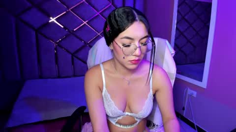 poly sasha  online show from 04/24/26, 05:10
