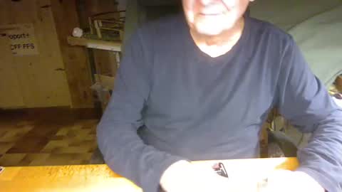 Snapshot of pomme1949 chatting on 01/06/25, 01:30 pomme1949 online show from 01/06/25, 01:30