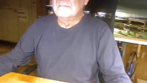 Snapshot of pomme1949 chatting on 01/20/25, 01:21 pomme1949 online show from 01/20/25, 01:21