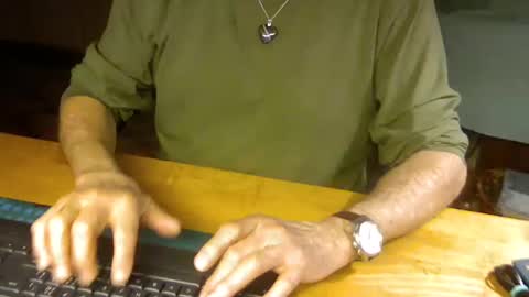 Snapshot of pomme1949 chatting on 02/07/25, 05:29 pomme1949 online show from 02/07/25, 05:29