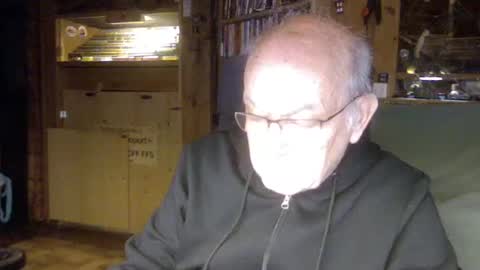 Snapshot of pomme1949 chatting on 02/17/25, 10:07 pomme1949 online show from 02/17/25, 10:07