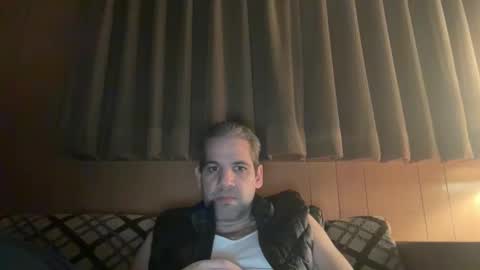 Snapshot of ponchynyc chatting on 02/09/25, 04:14 PONCH online show from 02/09/25, 04:14