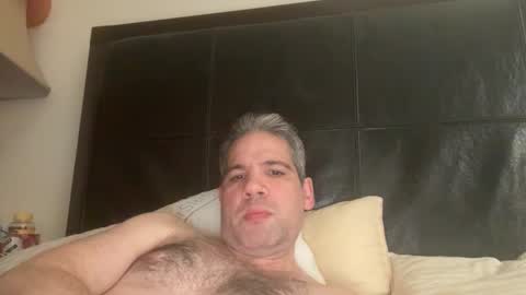 Snapshot of ponchynyc chatting on 10/28/25, 07:27 PONCH online show from 10/28/25, 07:27